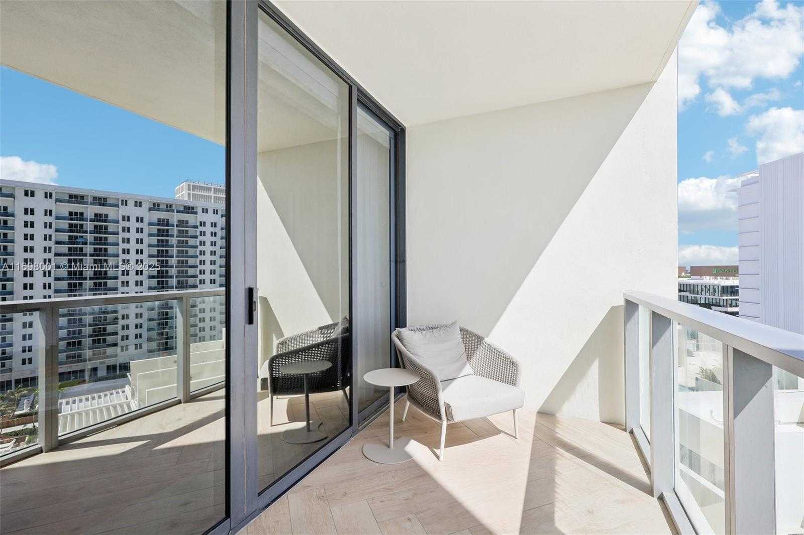 Small Image of 2201 COLLINS AVE #1013, Miami Beach Number 24