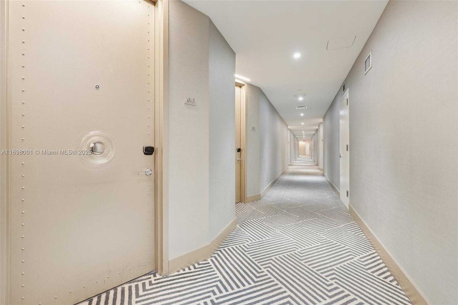 Small Image of 2201 COLLINS AVE #1013, Miami Beach Number 6