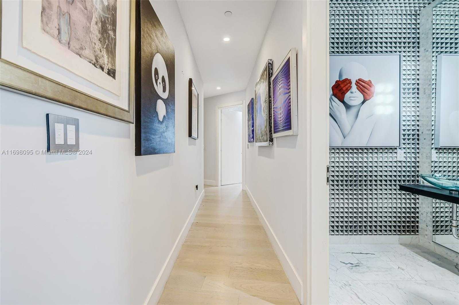 Small Image of 200 BISCAYNE BOULEVARD WAY #5301, Miami Number 10