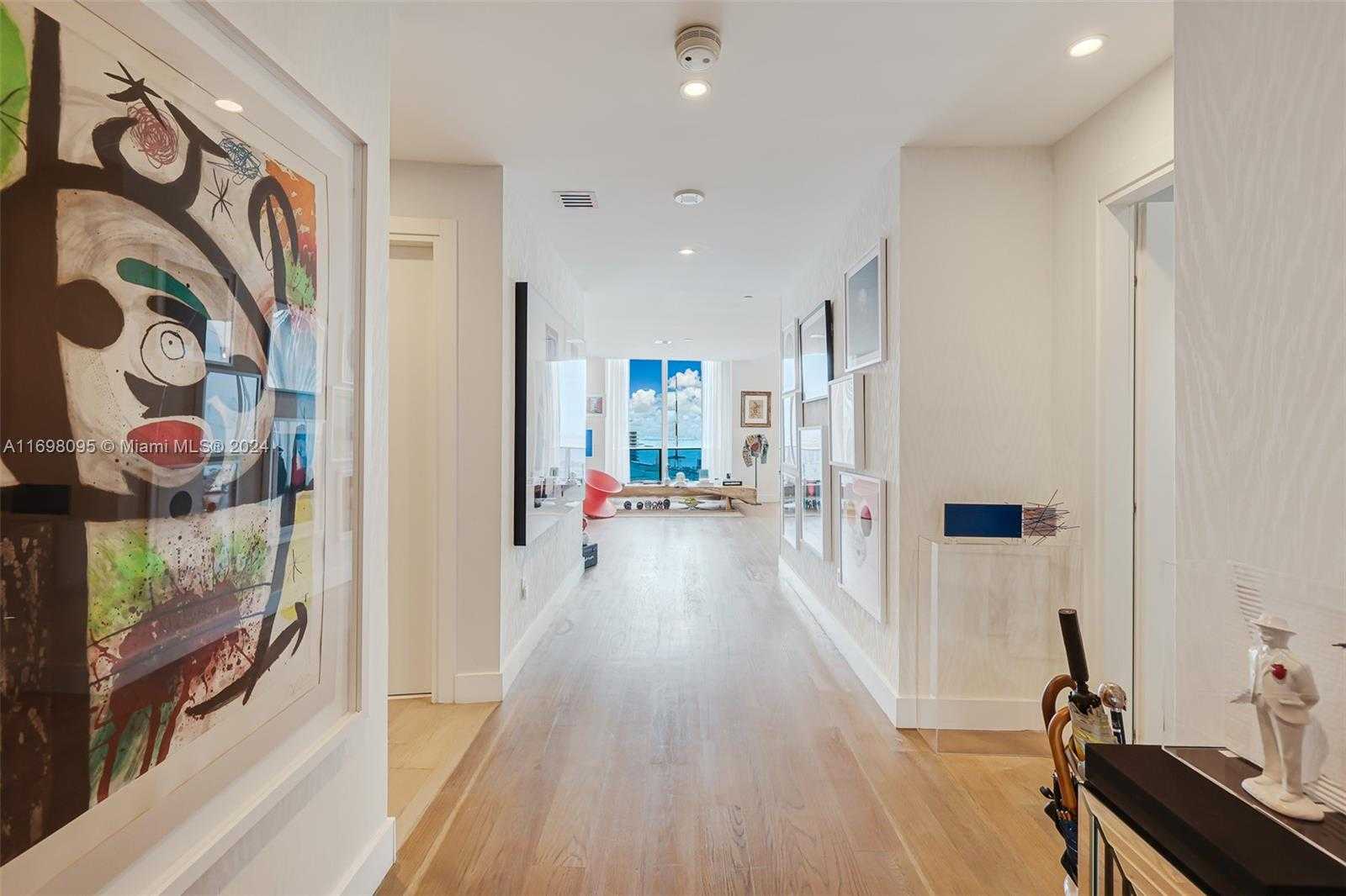 Small Image of 200 BISCAYNE BOULEVARD WAY #5301, Miami Number 2