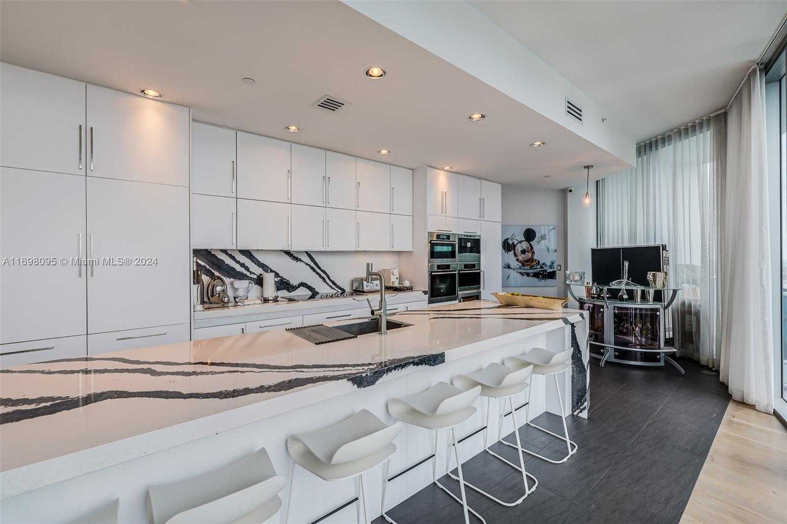 Small Image of 200 BISCAYNE BOULEVARD WAY #5301, Miami Number 7