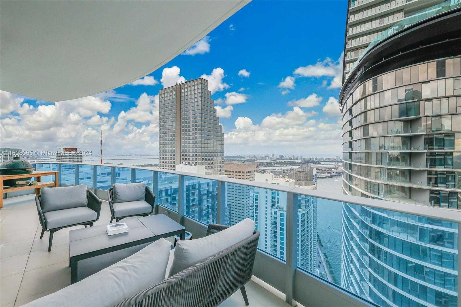 Small Image of 200 BISCAYNE BOULEVARD WAY #5301, Miami Number 8