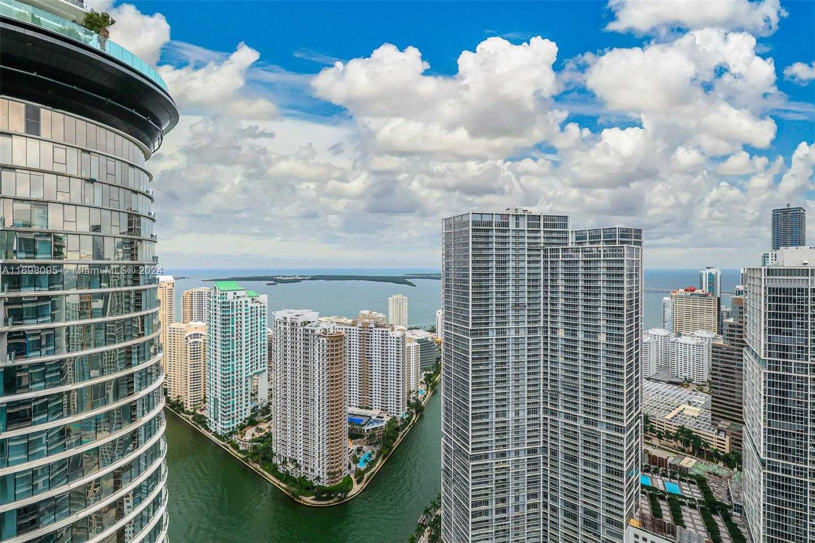 Small Image of 200 BISCAYNE BOULEVARD WAY #5301, Miami Number 9