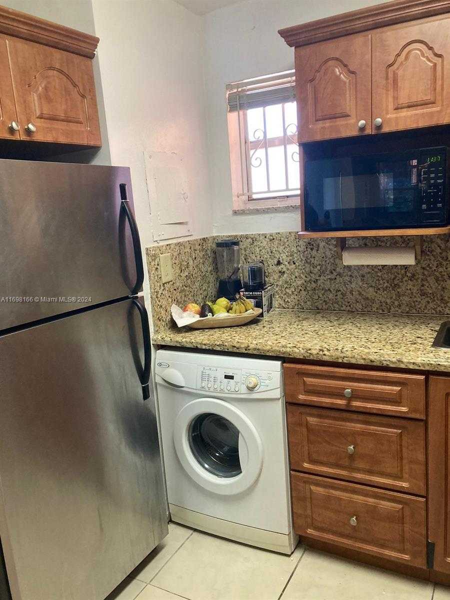 Small Image of 1850 WEST 56TH ST #2307, Hialeah Number 4