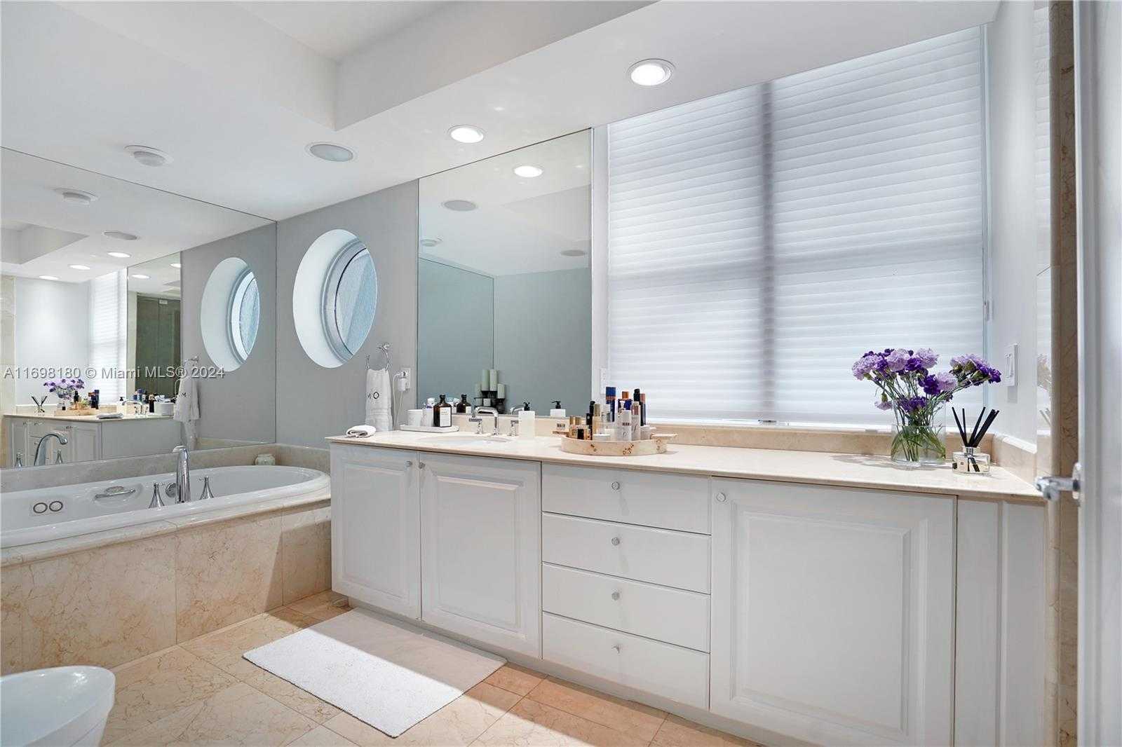 Small Image of 5801 Collins Ave, Miami Beach, FL 33140, USA Number 16