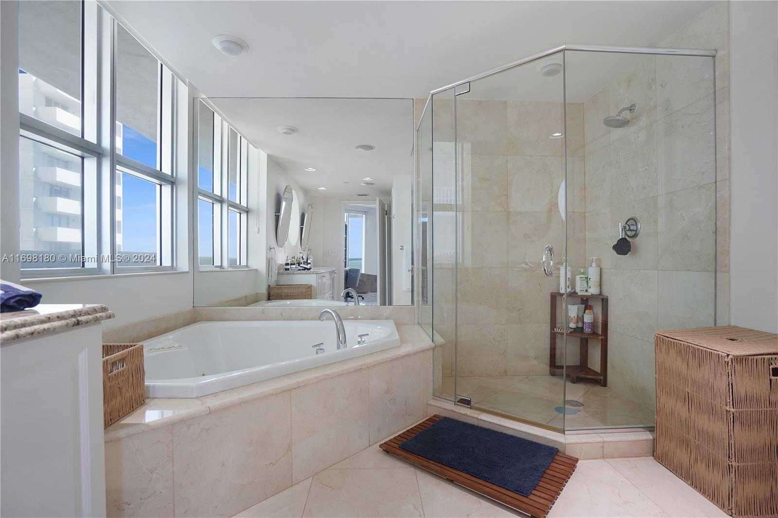 Small Image of 5801 Collins Ave, Miami Beach, FL 33140, USA Number 23