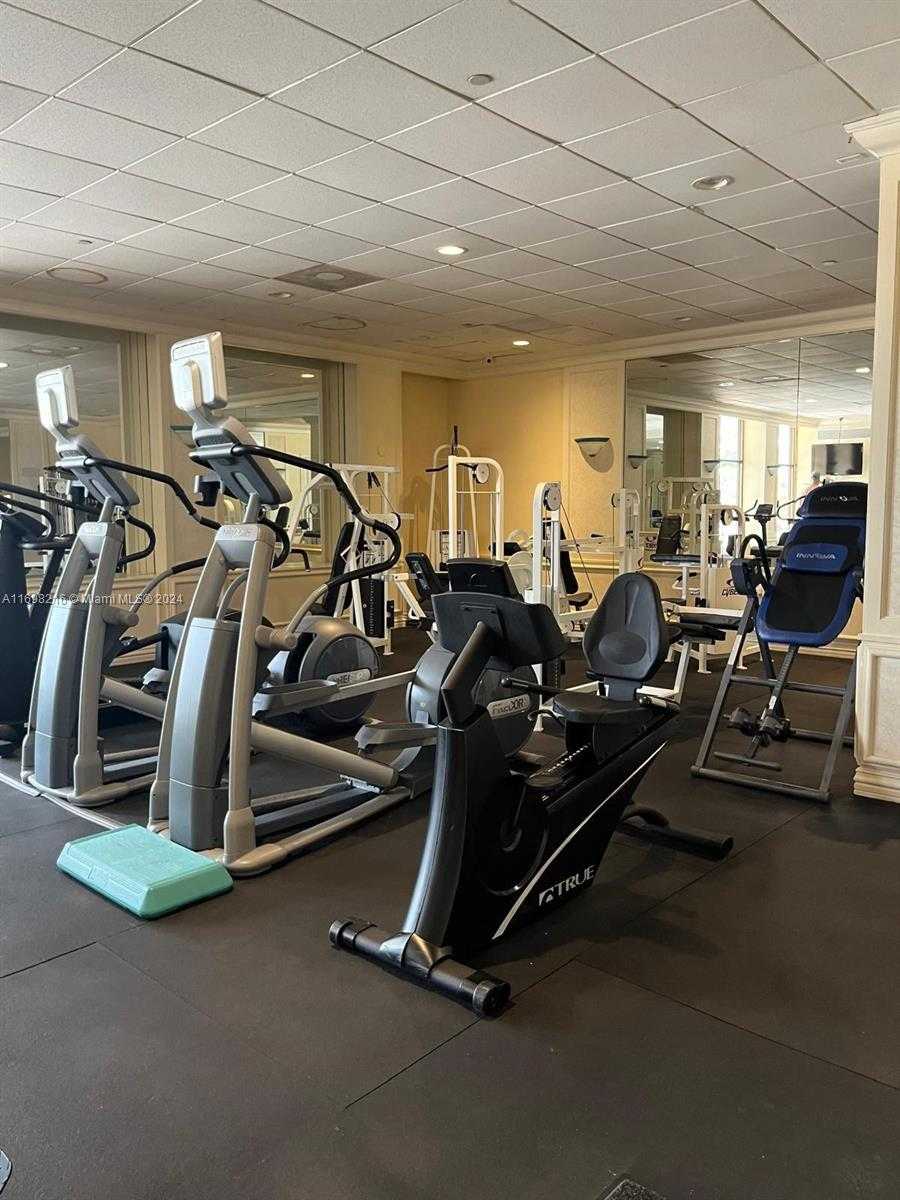 Small Image of 5700 COLLINS AVE #5B, Miami Beach Number 17