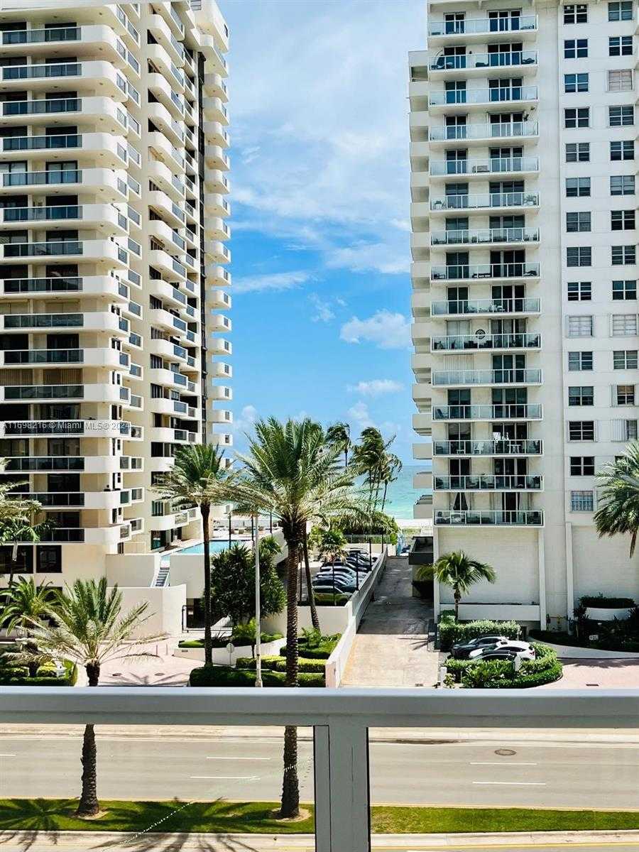 Small Image of 5700 COLLINS AVE #5B, Miami Beach Number 2