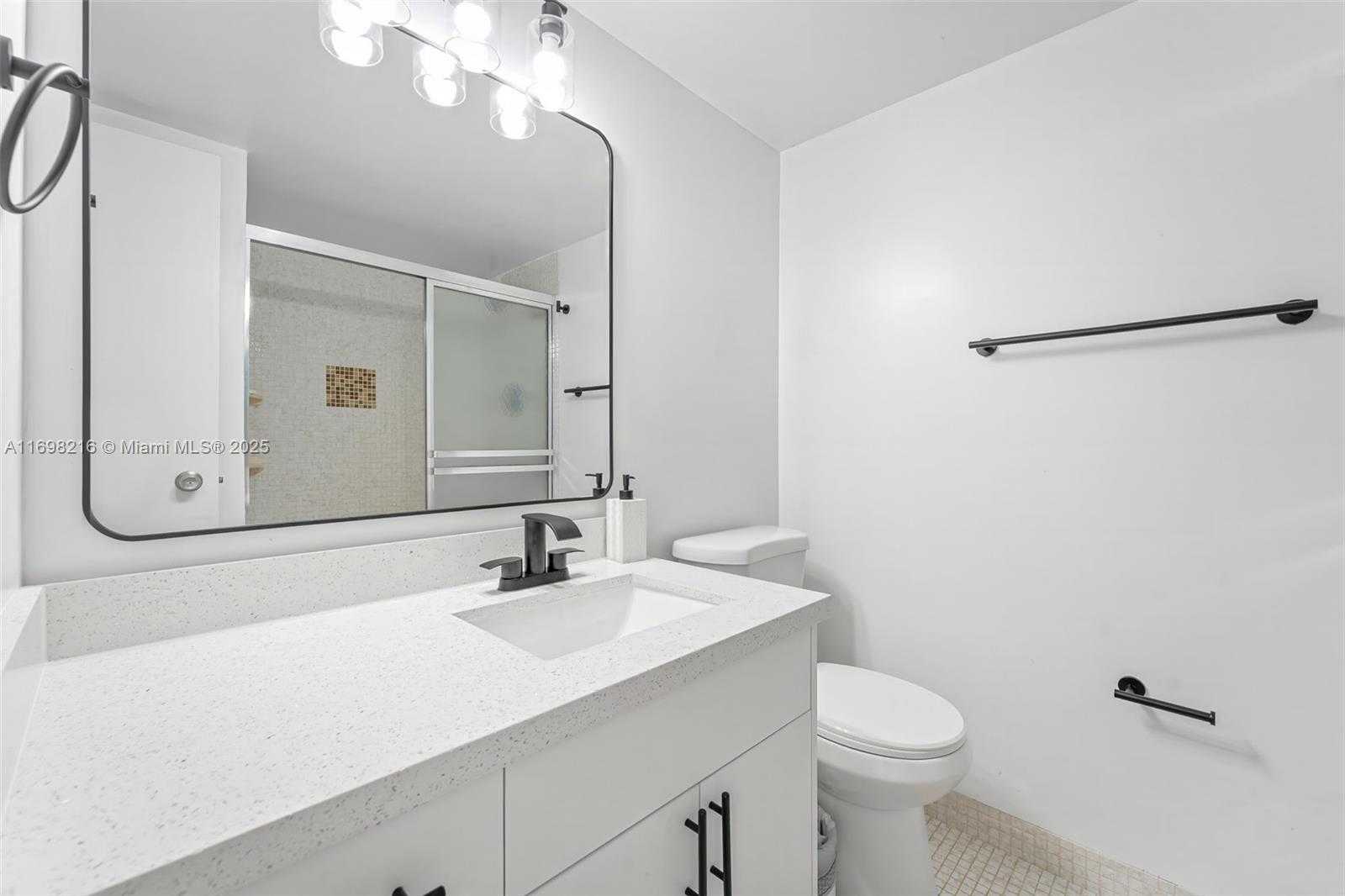 Small Image of 5700 COLLINS AVE #5B, Miami Beach Number 22