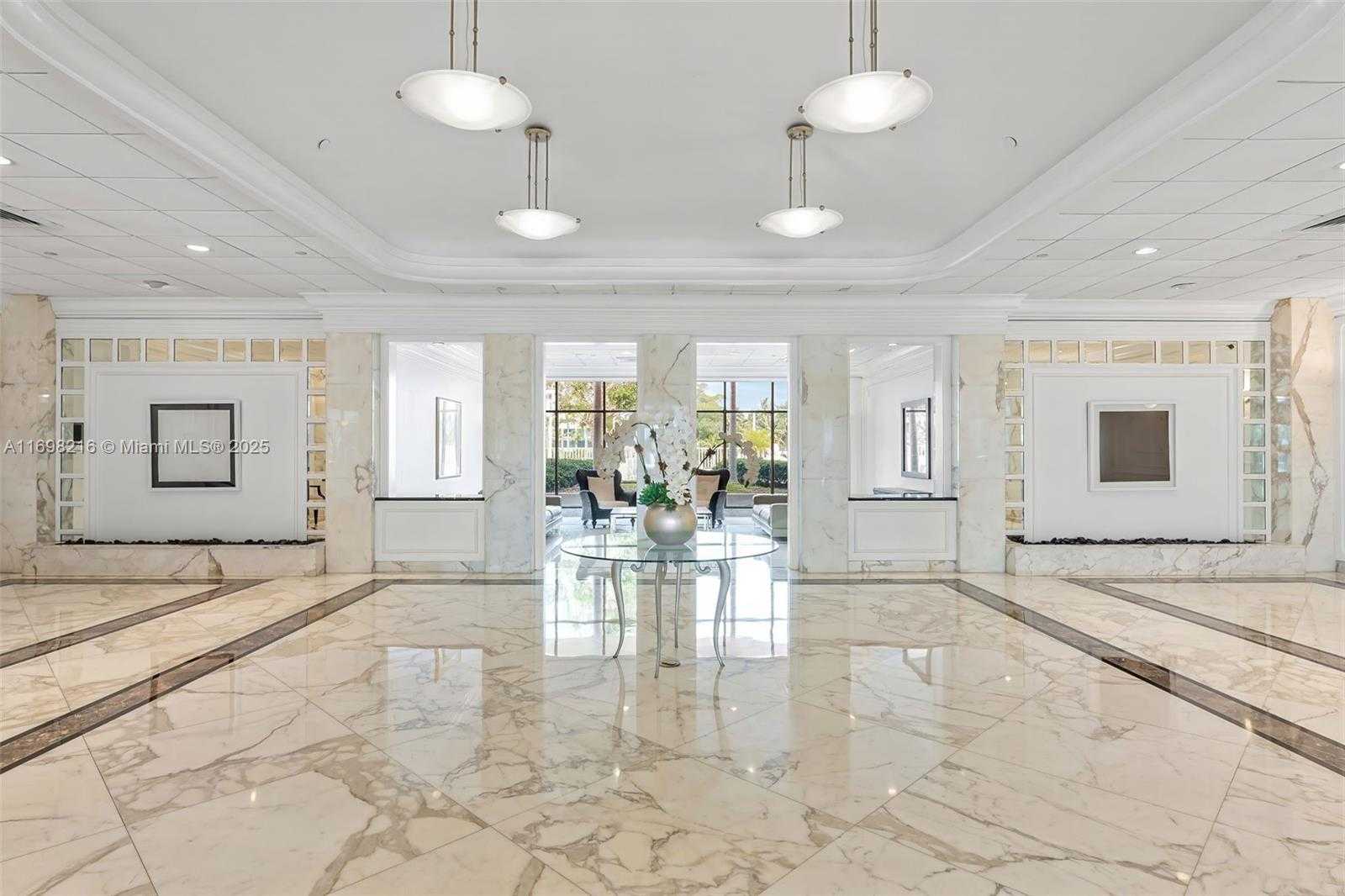 Small Image of 5700 COLLINS AVE #5B, Miami Beach Number 23