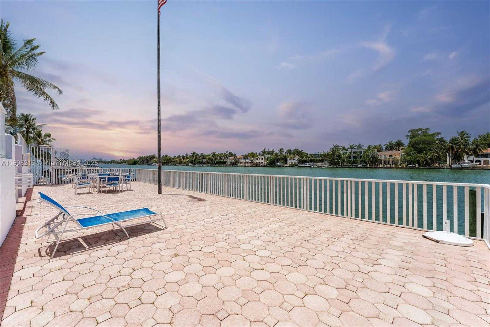 Small Image of 5700 COLLINS AVE #5B, Miami Beach Number 26