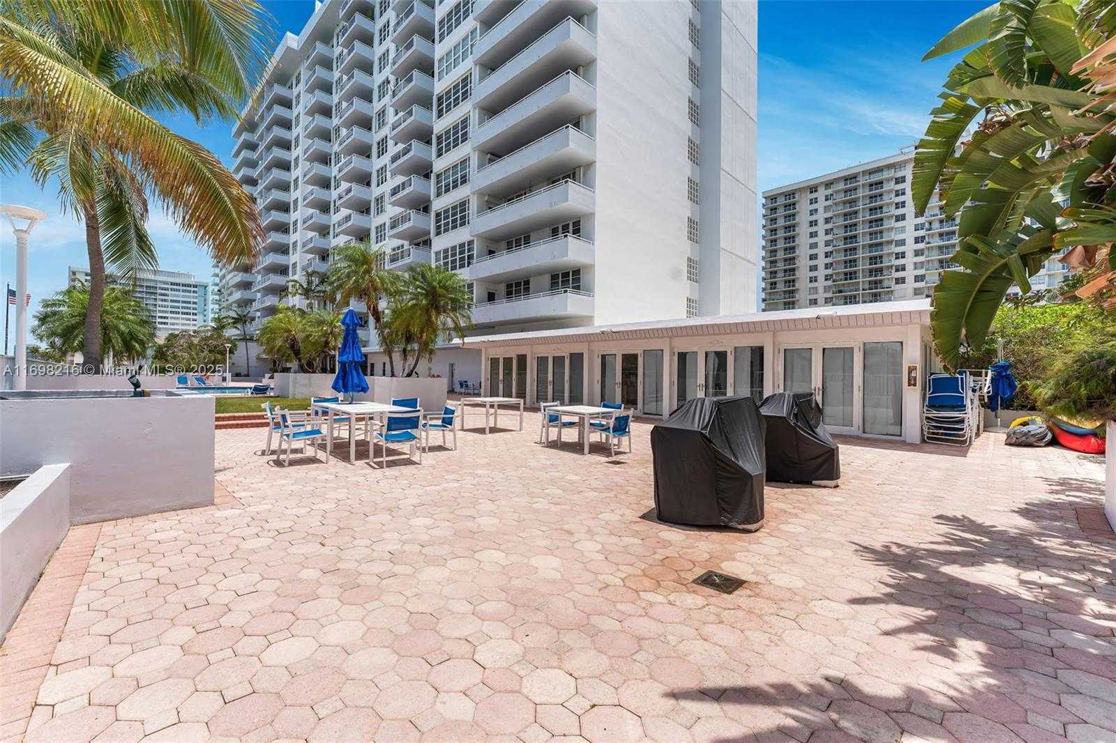 Small Image of 5700 COLLINS AVE #5B, Miami Beach Number 27