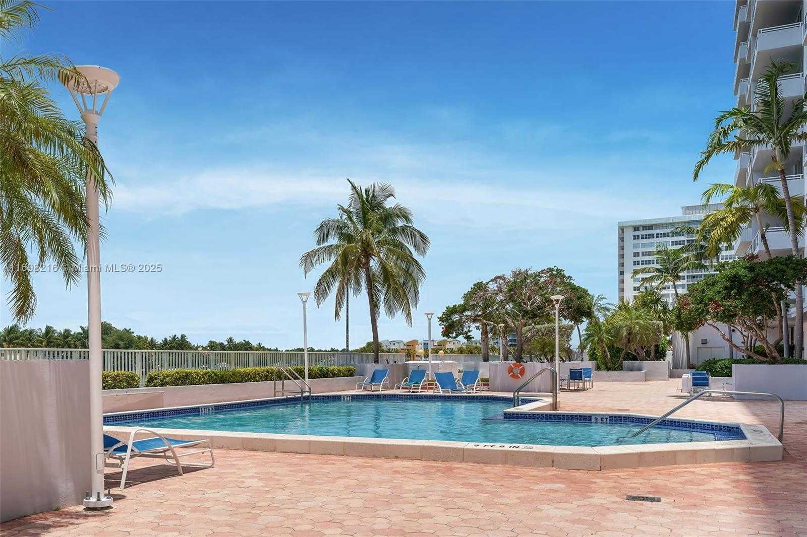 Small Image of 5700 COLLINS AVE #5B, Miami Beach Number 28