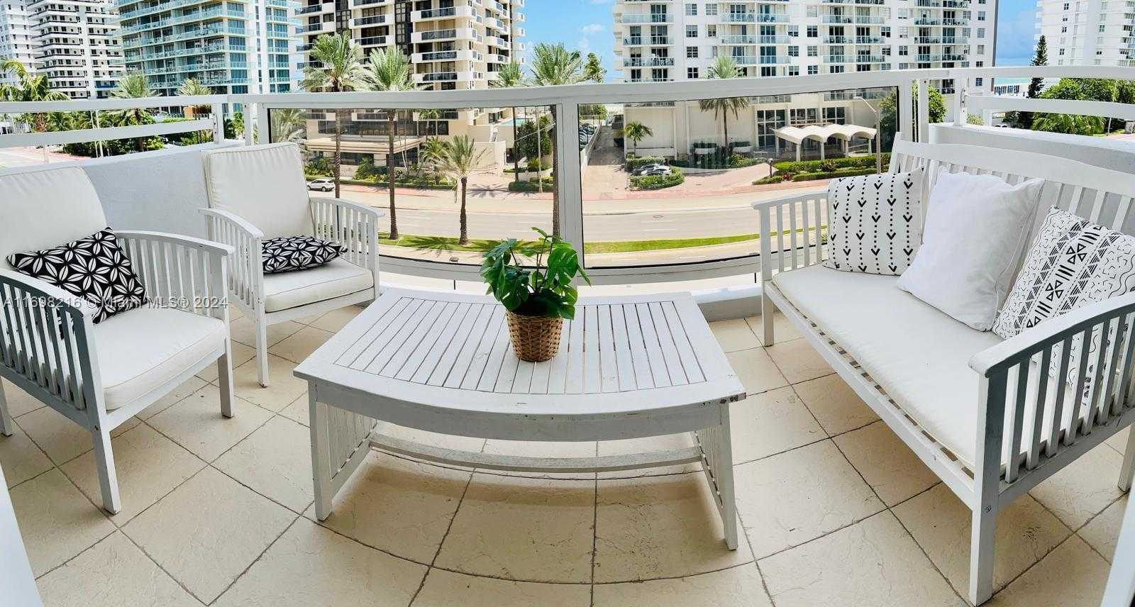 Small Image of 5700 COLLINS AVE #5B, Miami Beach Number 3