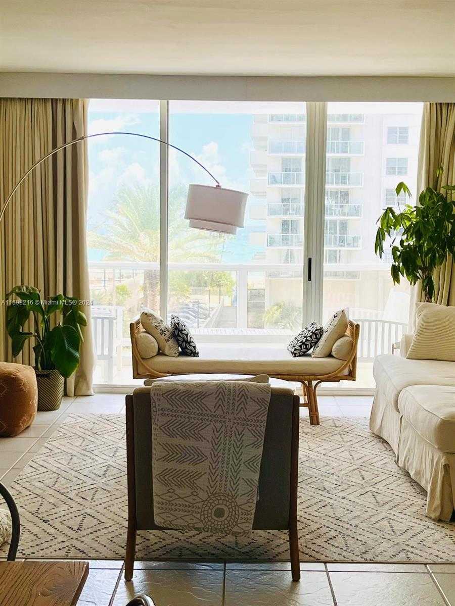 Small Image of 5700 COLLINS AVE #5B, Miami Beach Number 4