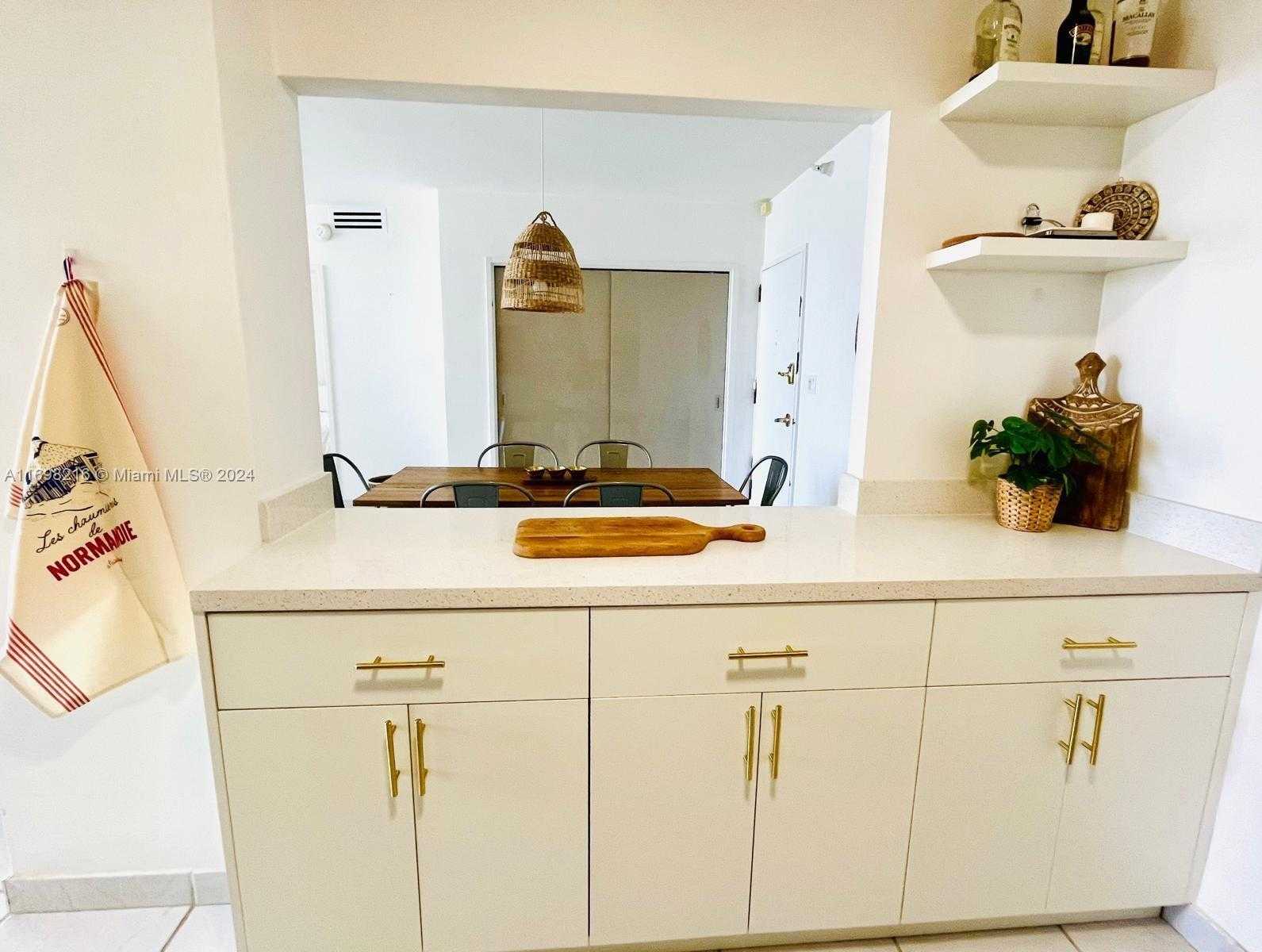 Small Image of 5700 COLLINS AVE #5B, Miami Beach Number 9