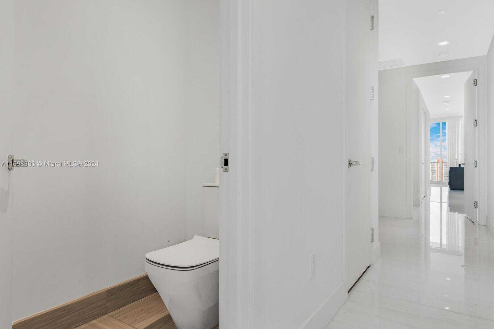 Small Image of 16901 COLLINS AVE #1402, Sunny Isles Beach Number 31