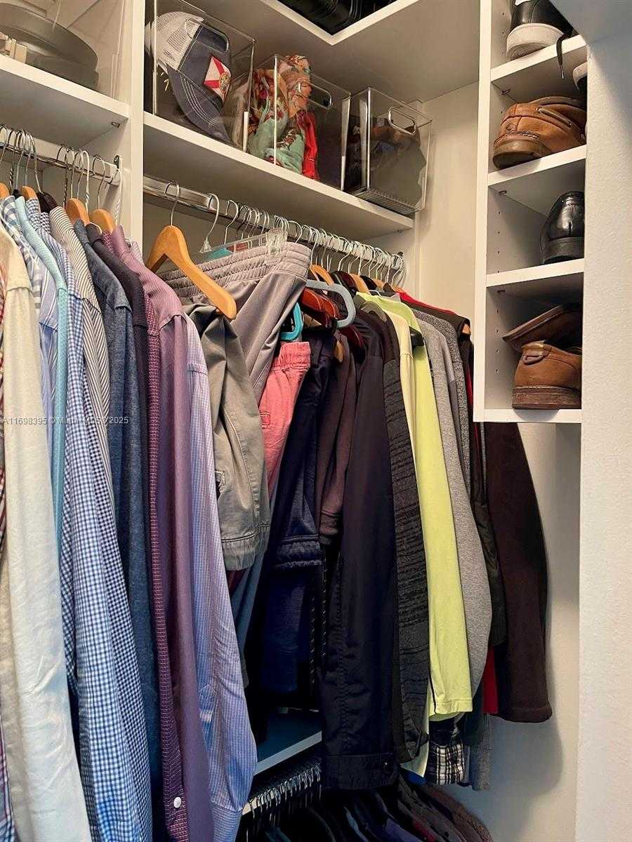 Small Image of 950 BRICKELL BAY DR #802, Miami Number 11