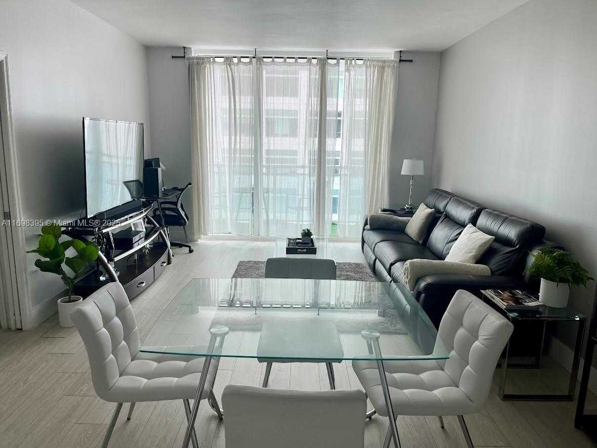 Small Image of 950 BRICKELL BAY DR #802, Miami Number 20