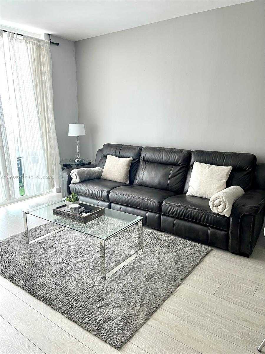 Small Image of 950 BRICKELL BAY DR #802, Miami Number 21