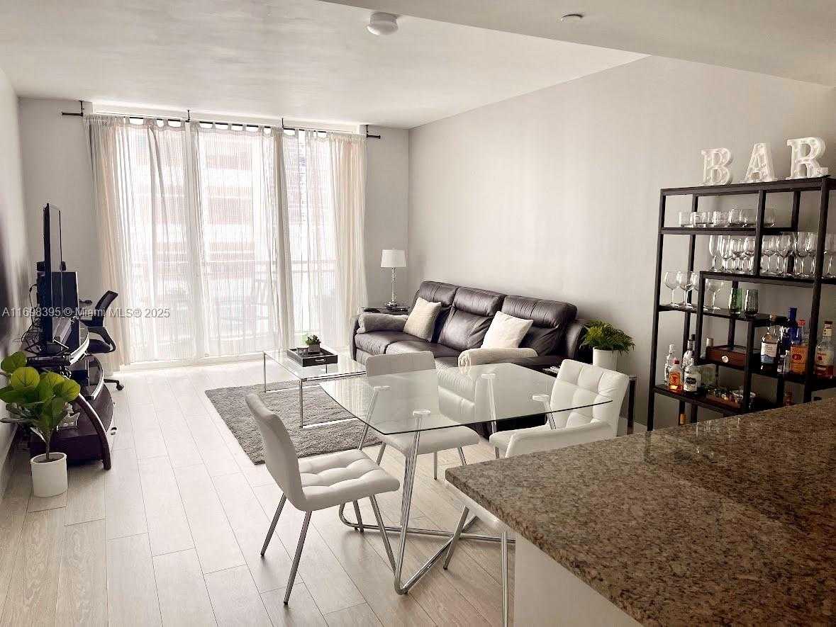 Small Image of 950 BRICKELL BAY DR #802, Miami Number 23