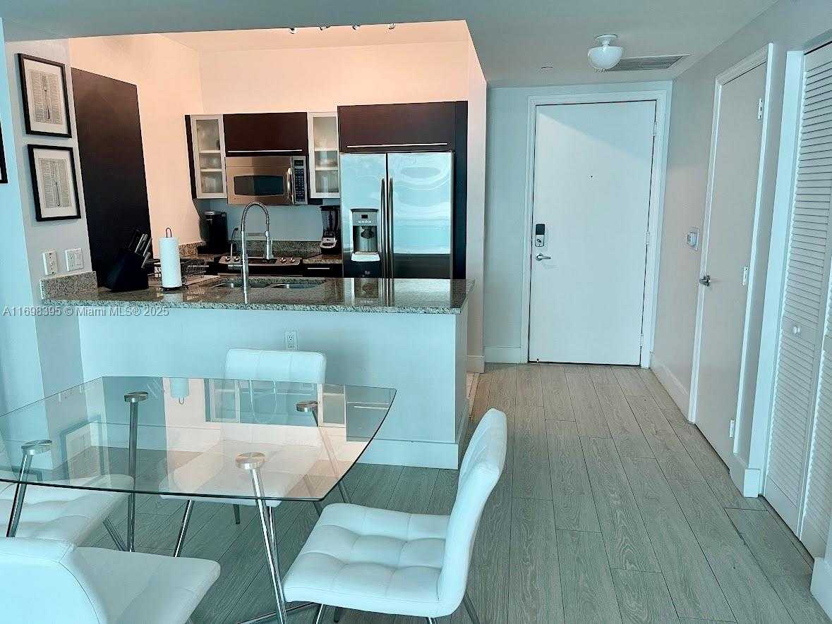 Small Image of 950 BRICKELL BAY DR #802, Miami Number 3
