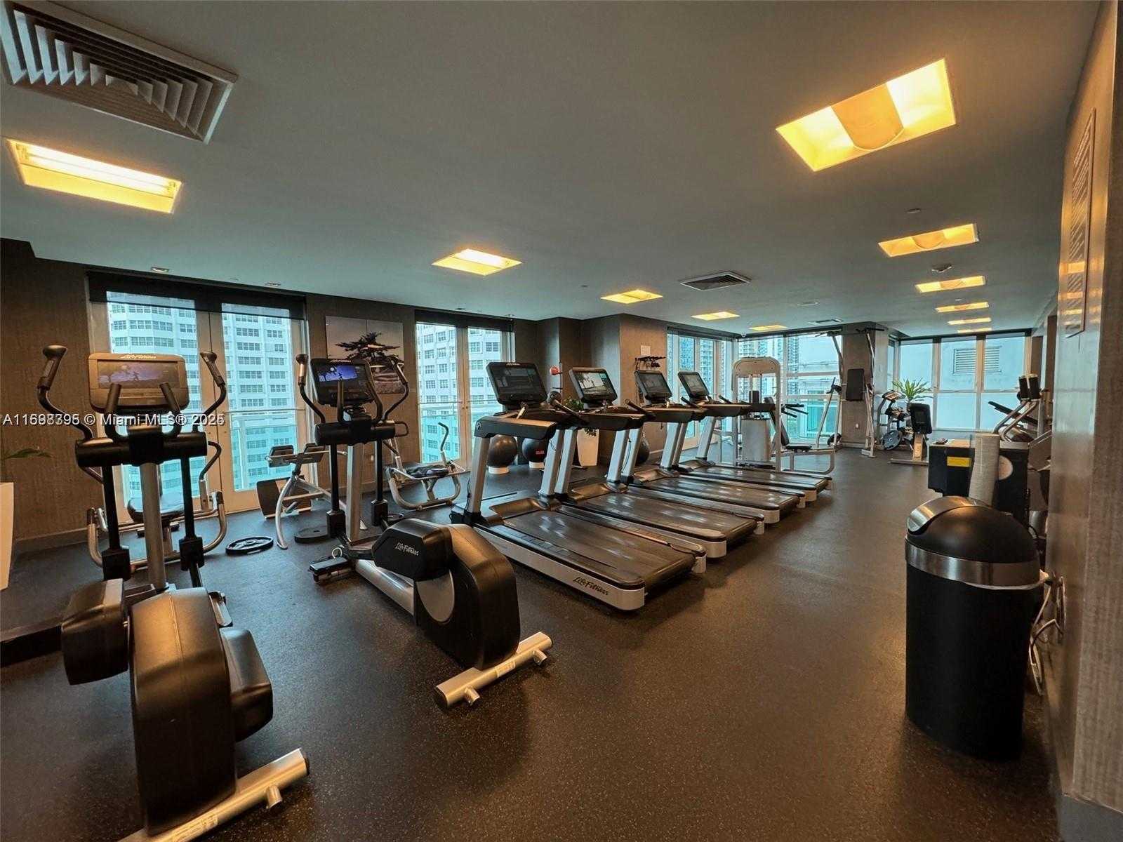 Small Image of 950 BRICKELL BAY DR #802, Miami Number 34