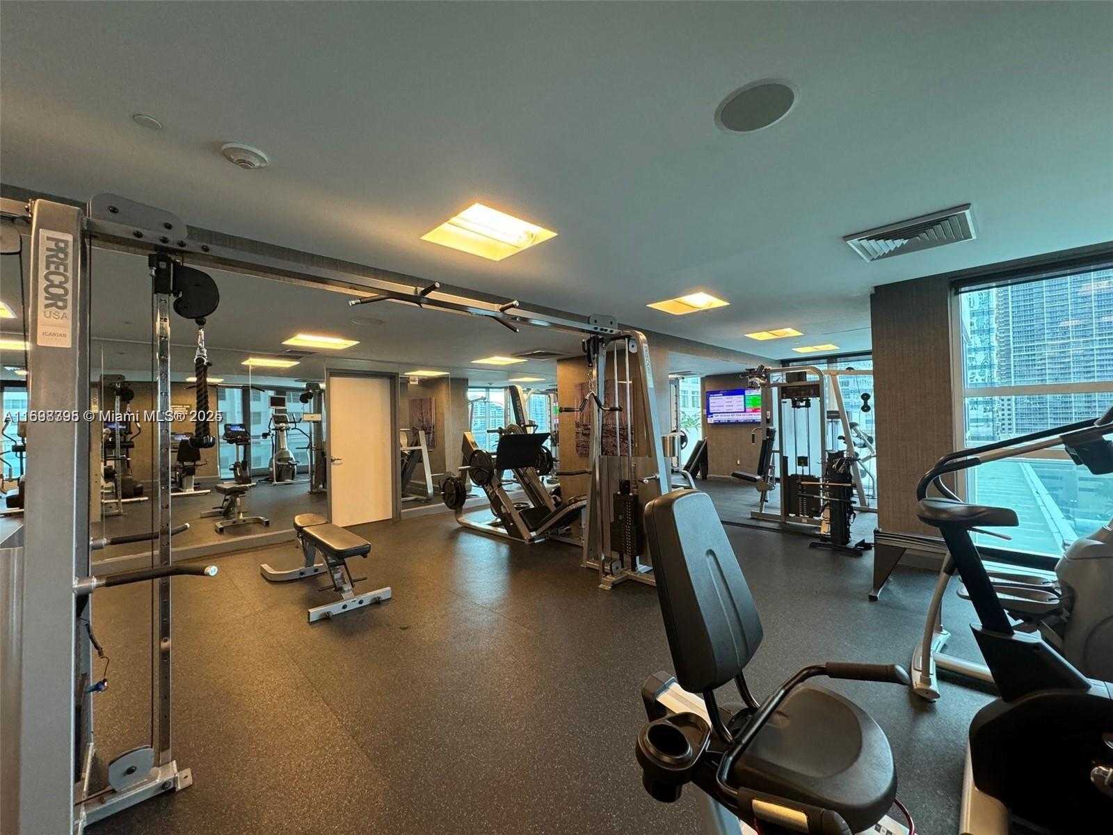 Small Image of 950 BRICKELL BAY DR #802, Miami Number 36