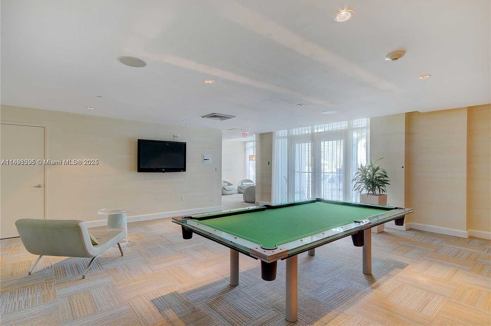 Small Image of 950 BRICKELL BAY DR #802, Miami Number 48