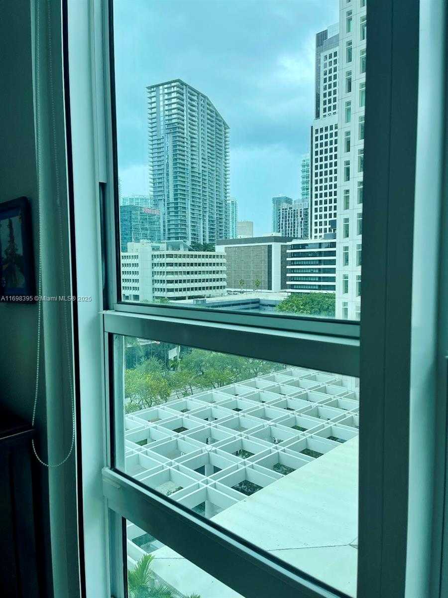 Small Image of 950 BRICKELL BAY DR #802, Miami Number 8