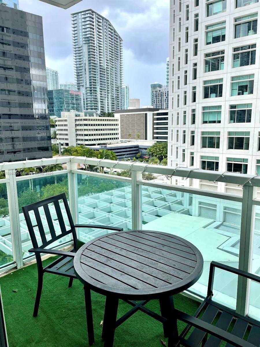 Small Image of 950 BRICKELL BAY DR #802, Miami Number 9