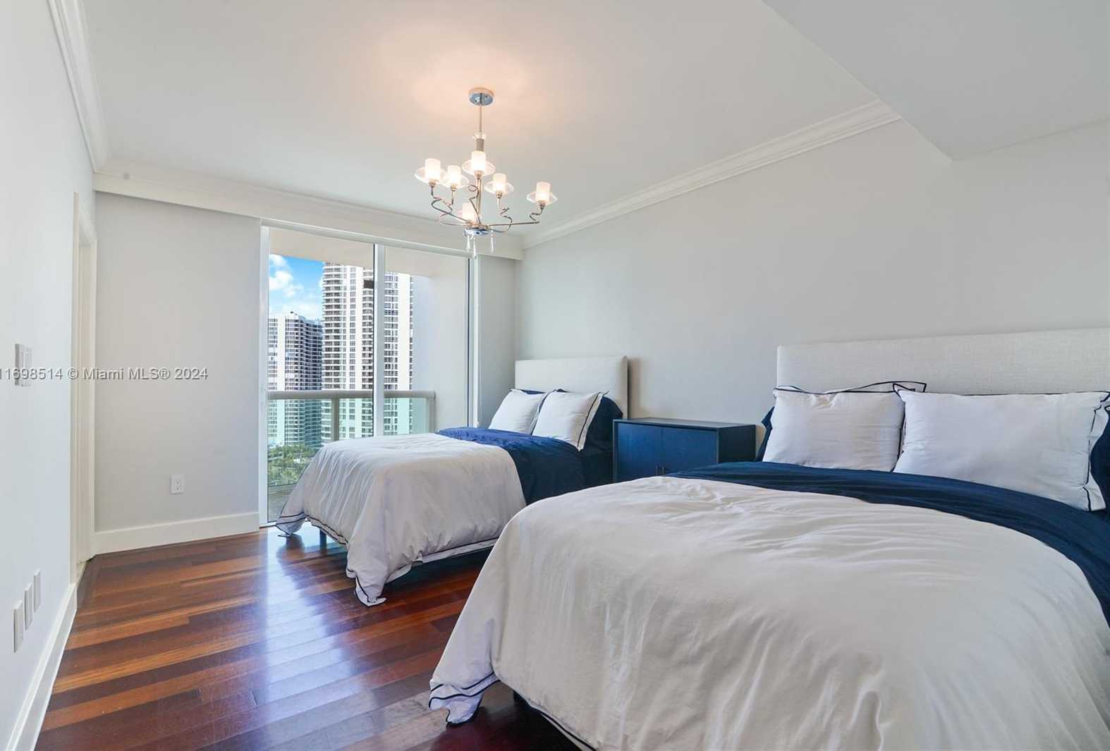 Small Image of 19400 TURNBERRY WAY #1611, Aventura Number 5