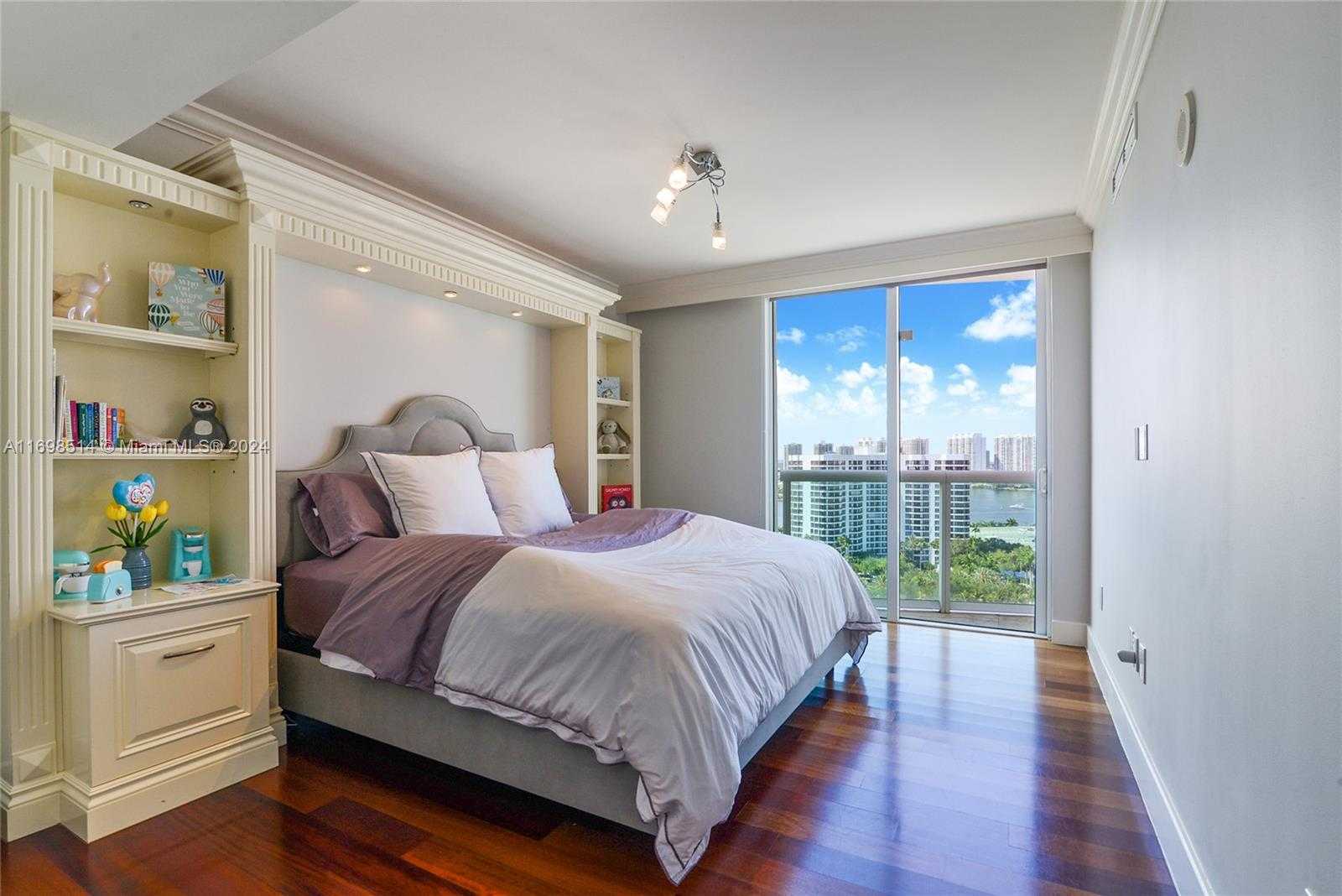 Small Image of 19400 TURNBERRY WAY #1611, Aventura Number 6