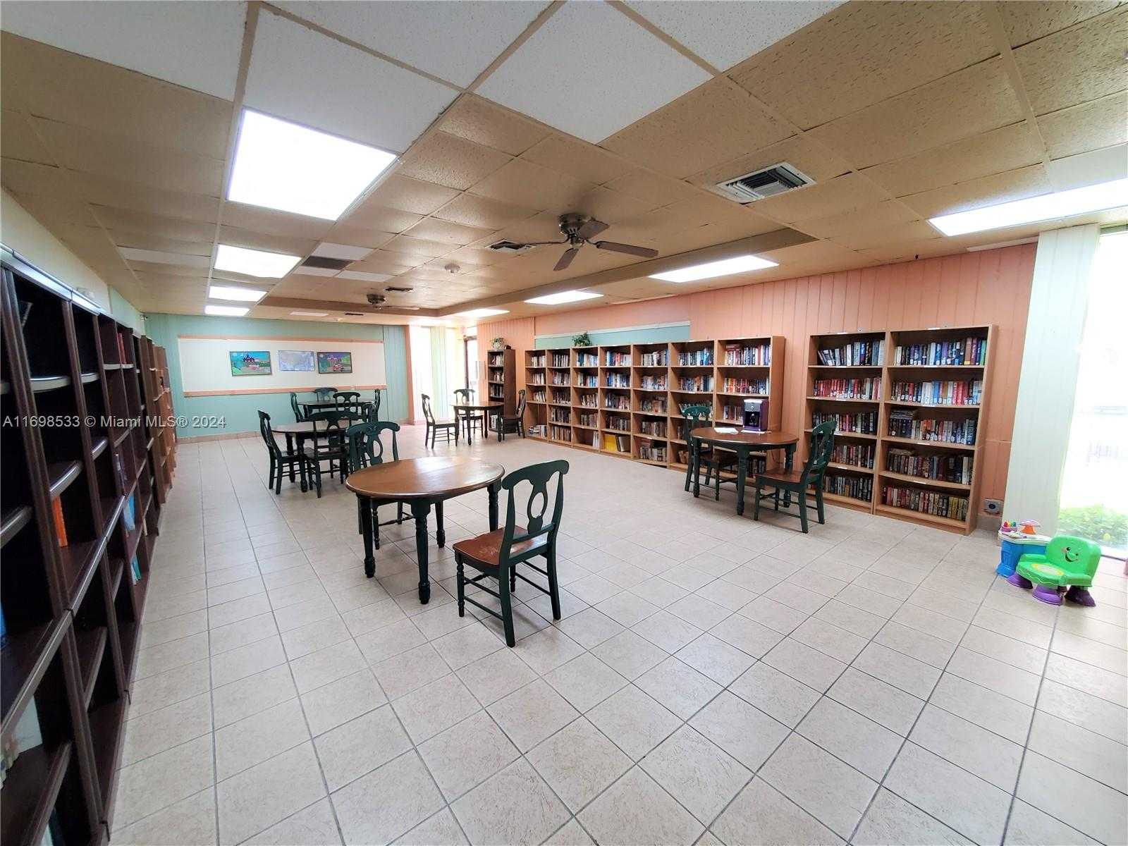 Small Image of 17011 NORTH BAY RD #906, Sunny Isles Beach Number 25