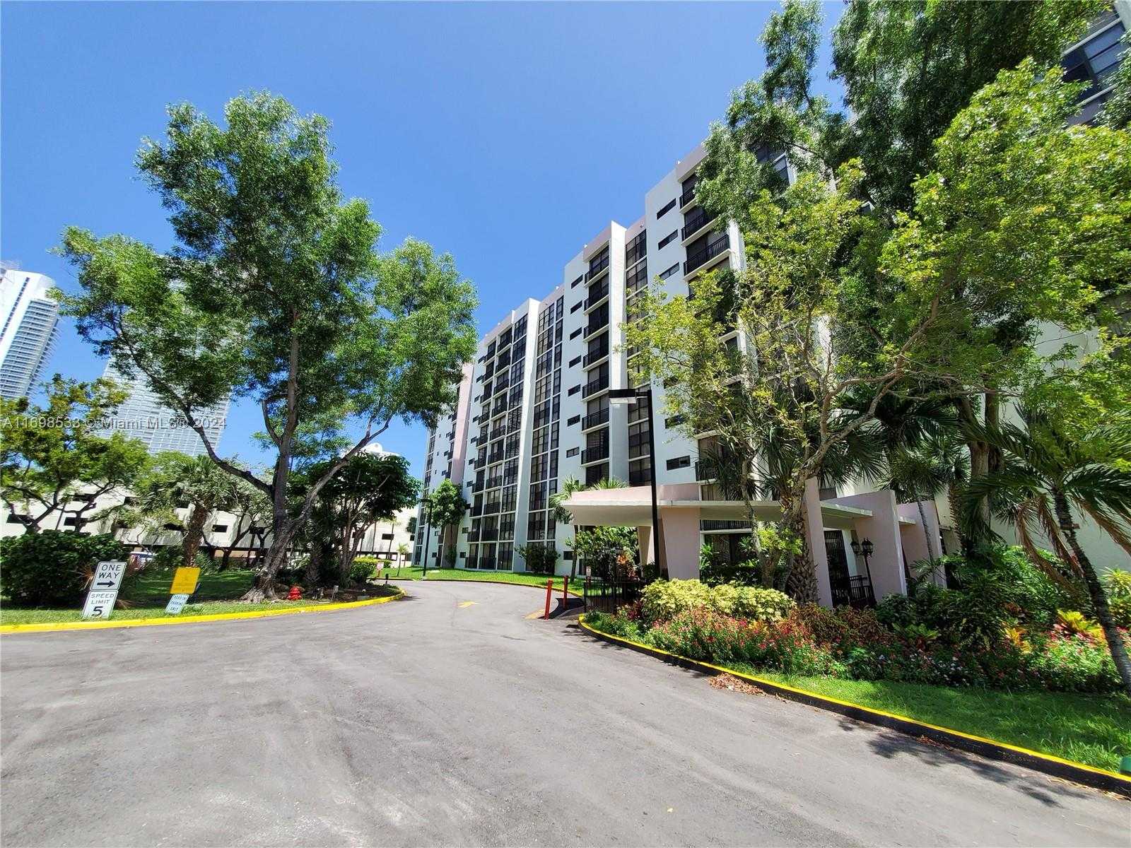 Small Image of 17011 NORTH BAY RD #906, Sunny Isles Beach Number 32