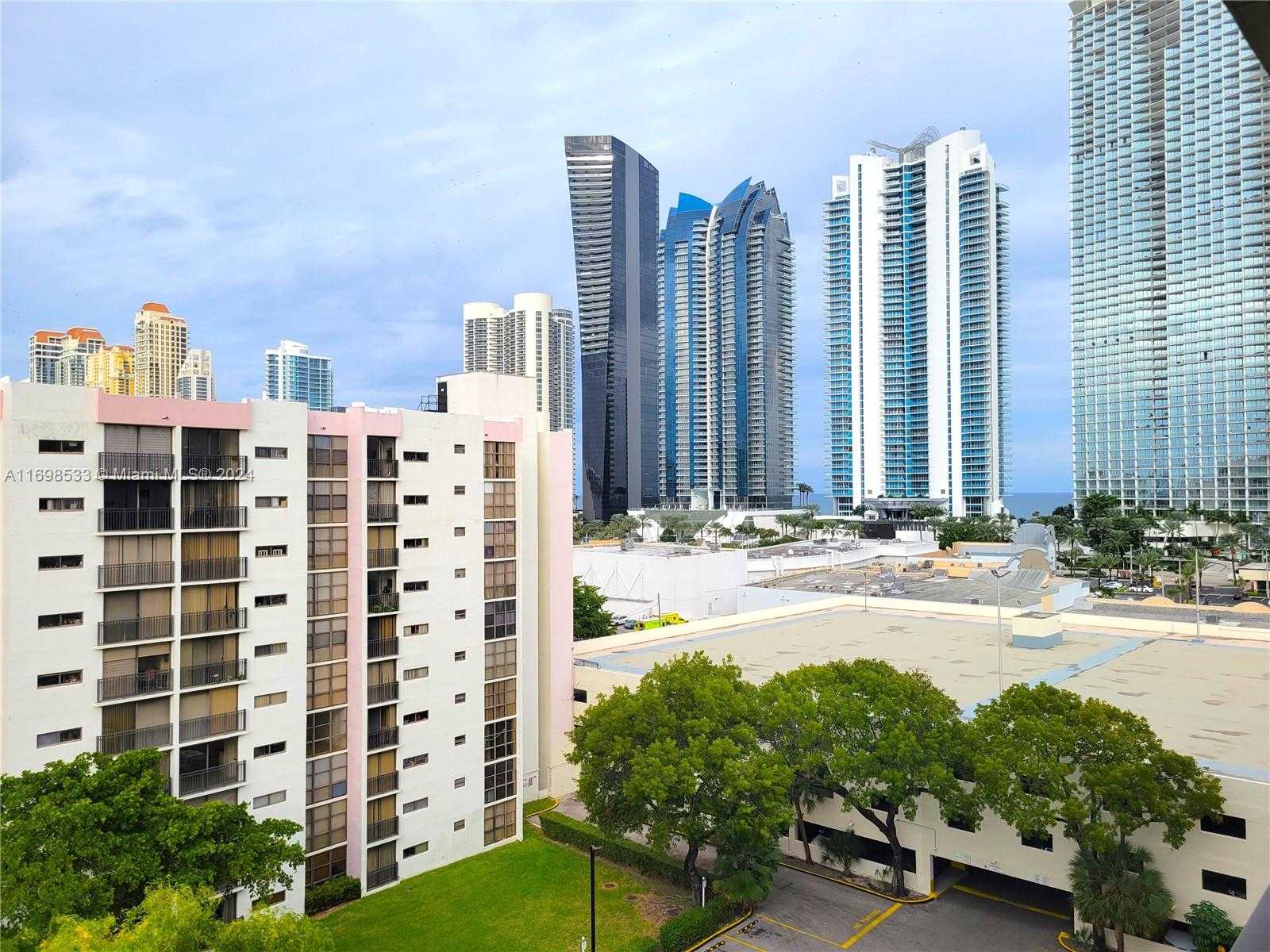 Small Image of 17011 NORTH BAY RD #906, Sunny Isles Beach Number 35