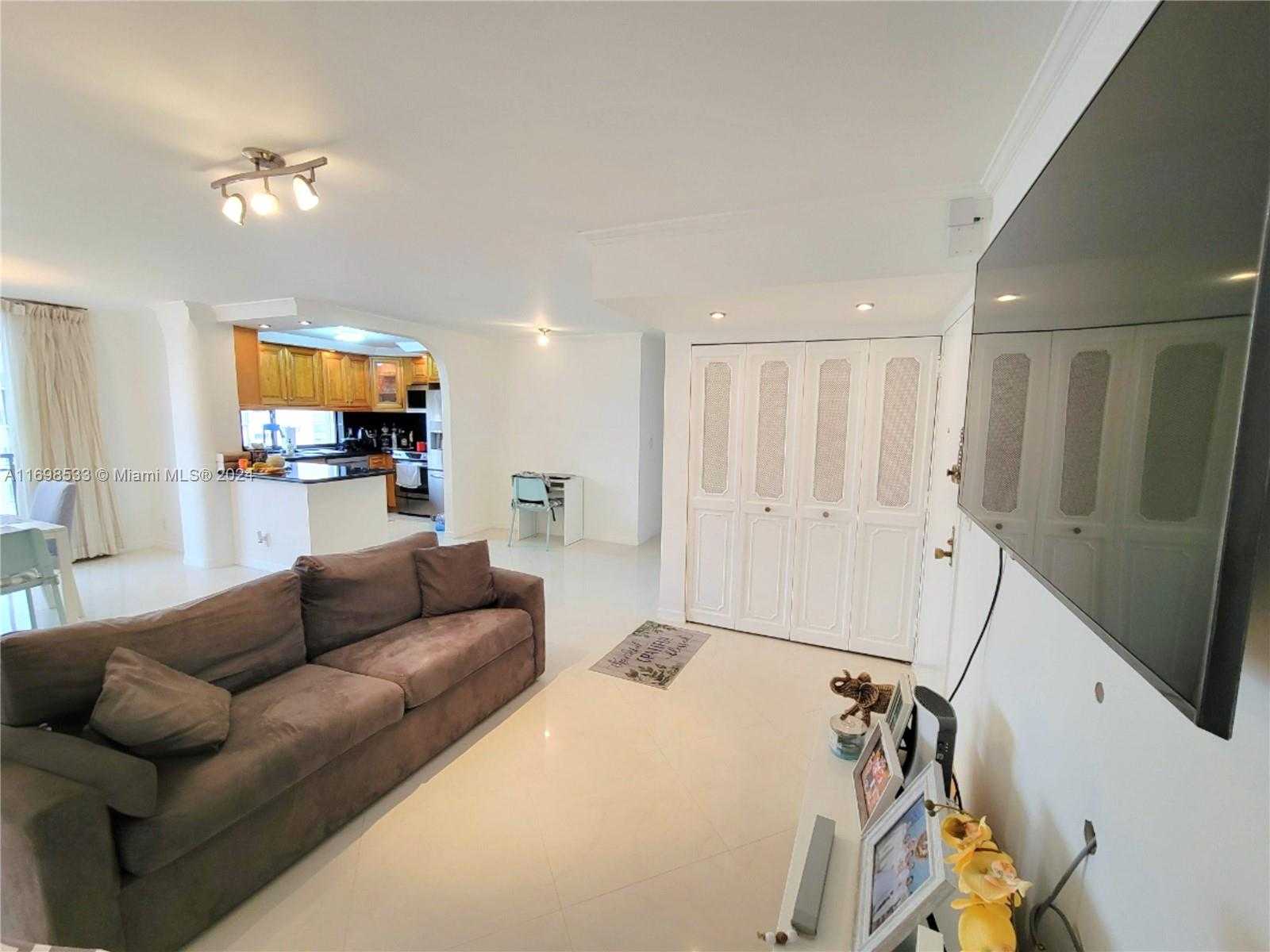 Small Image of 17011 NORTH BAY RD #906, Sunny Isles Beach Number 5