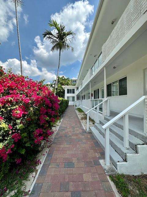 Small Image of 1065 98TH ST #2, Bay Harbor Islands Number 25