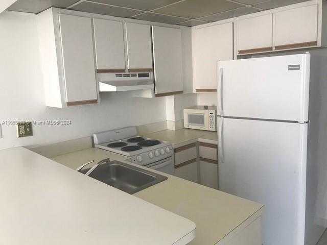 Small Image of 540 BRICKELL KEY DR #830, Miami Number 4