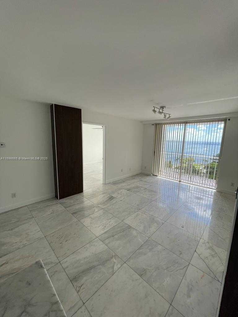 Small Image of 770 CLAUGHTON ISLAND DR #1504, Miami Number 12