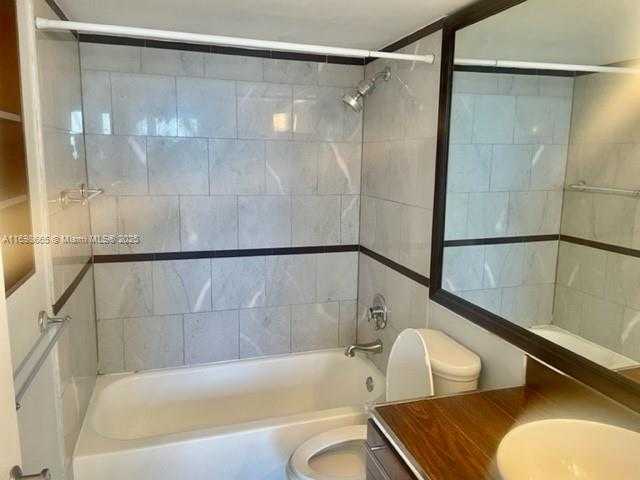 Small Image of 770 CLAUGHTON ISLAND DR #1504, Miami Number 15