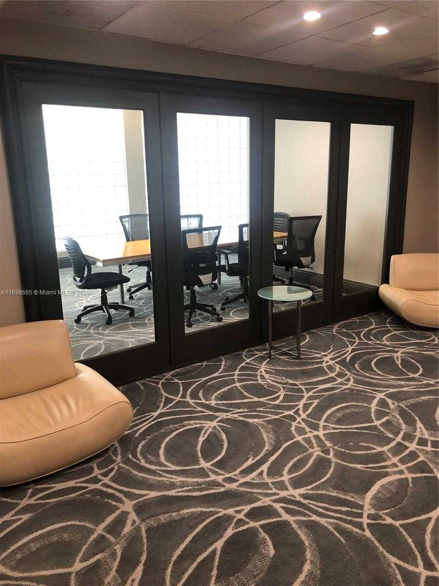 Small Image of 770 CLAUGHTON ISLAND DR #1504, Miami Number 20