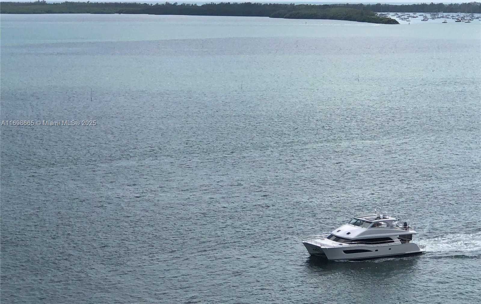Small Image of 770 CLAUGHTON ISLAND DR #1504, Miami Number 25