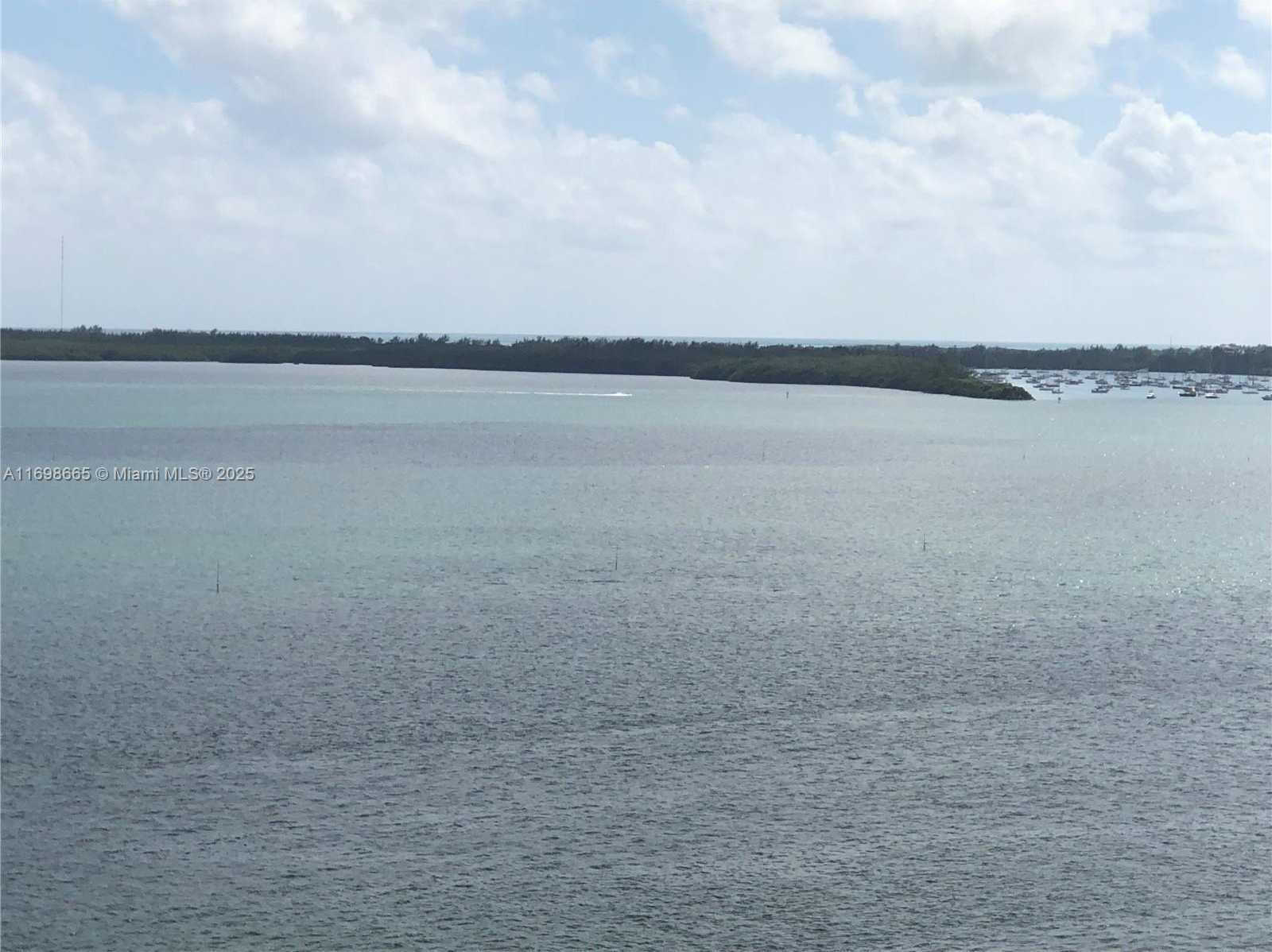 Small Image of 770 CLAUGHTON ISLAND DR #1504, Miami Number 3