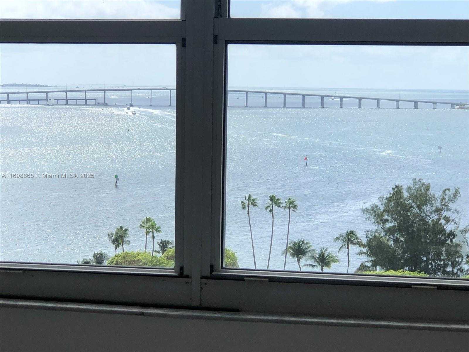 Small Image of 770 CLAUGHTON ISLAND DR #1504, Miami Number 4