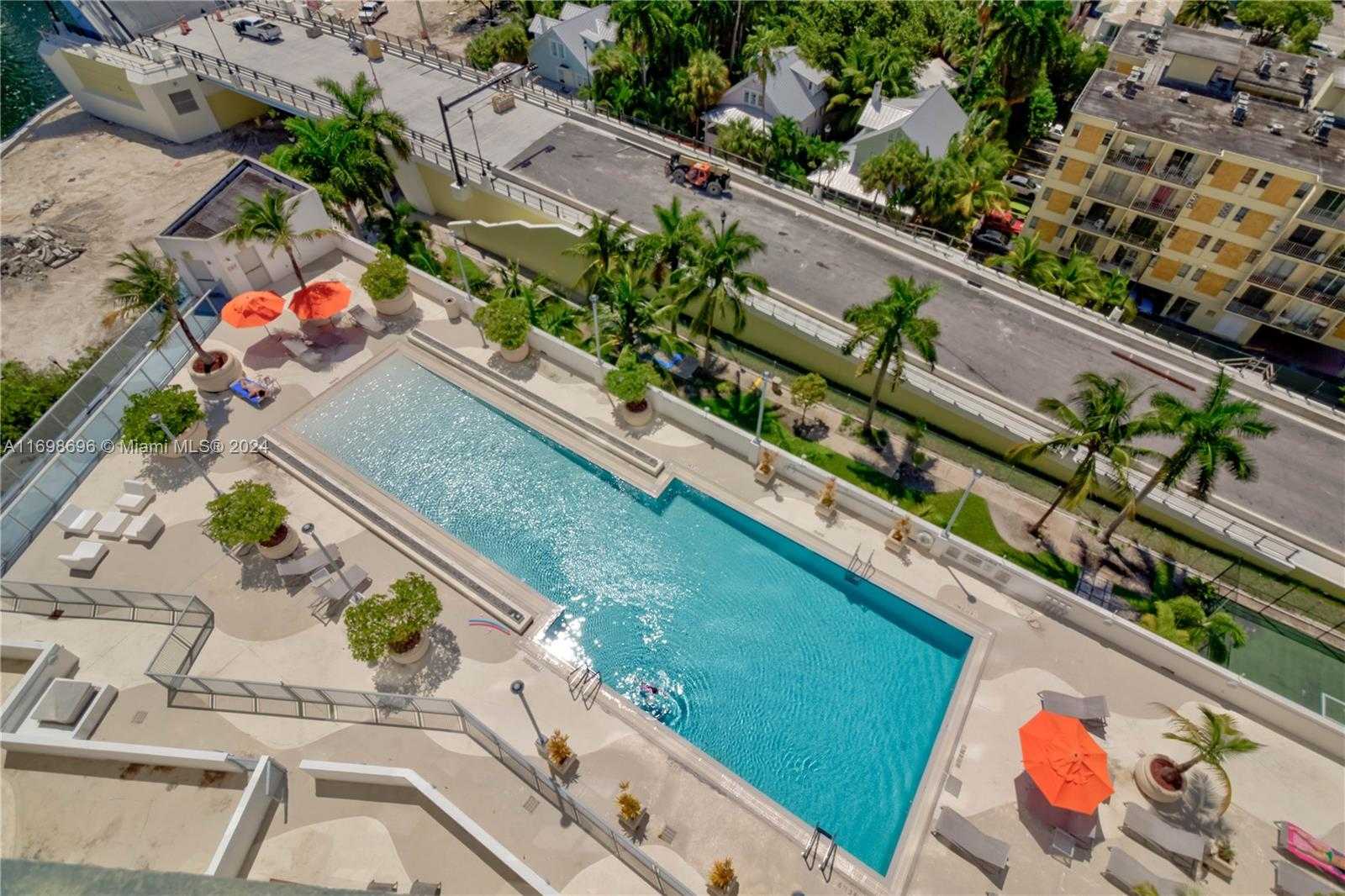 Small Image of 10 #1204, Miami Number 10