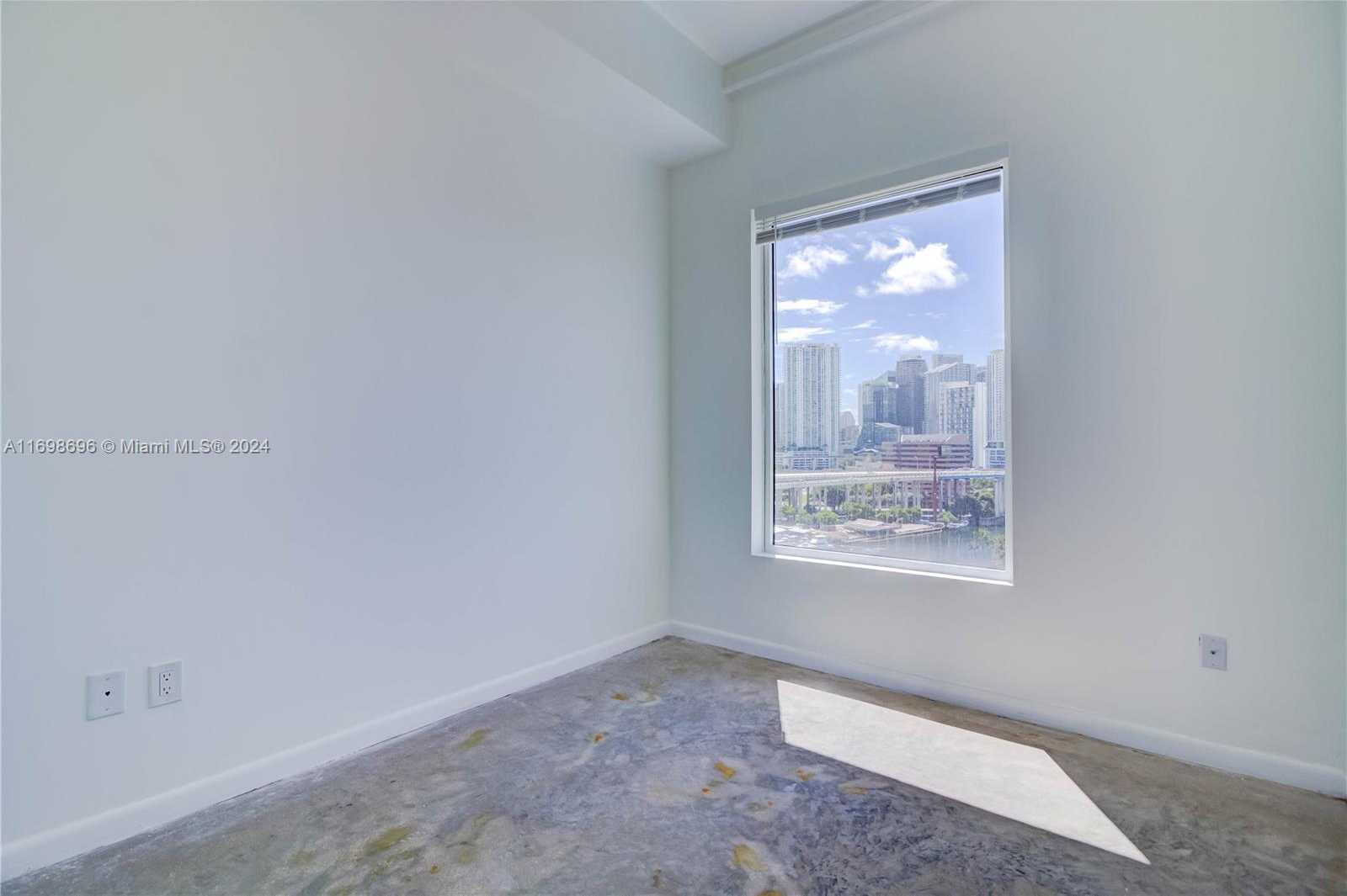 Small Image of 10 #1204, Miami Number 7