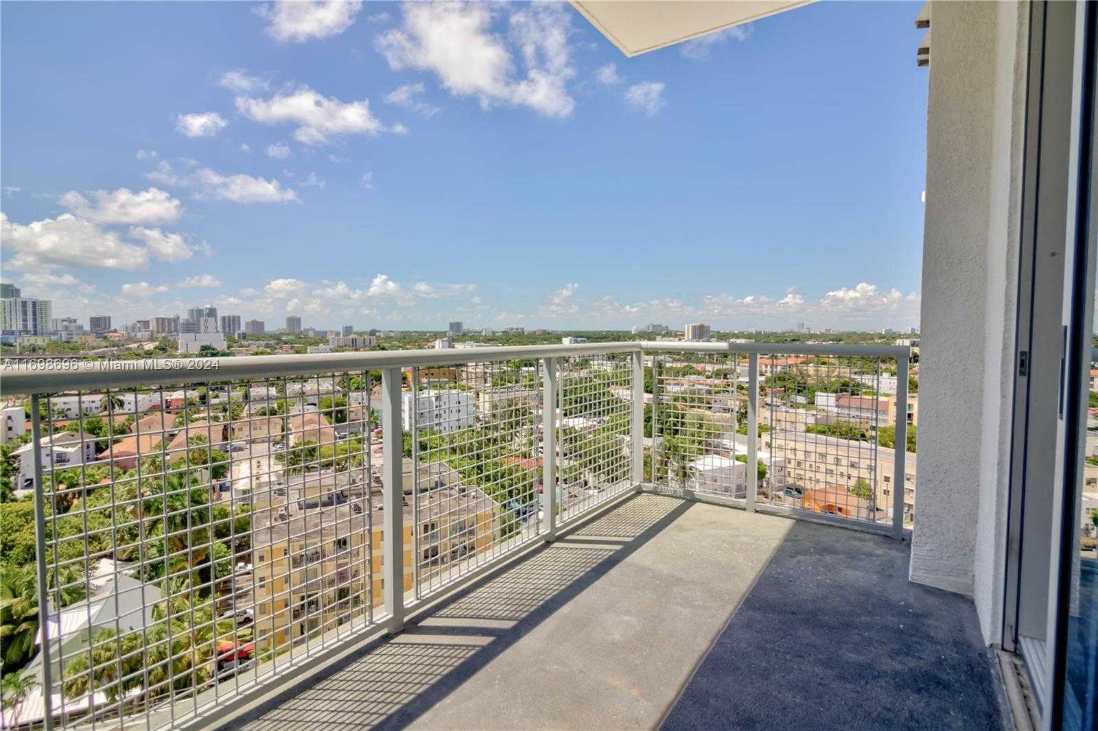 Small Image of 10 #1204, Miami Number 8