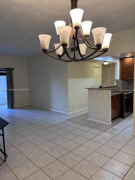 Small Image of 4400 HILLCREST DR #114B, Hollywood Number 10