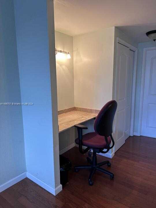 Small Image of 4400 HILLCREST DR #114B, Hollywood Number 11